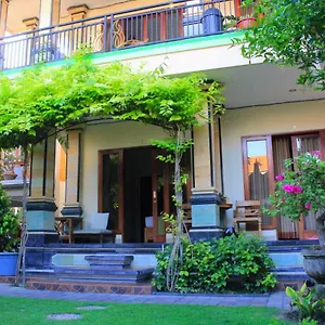 https://crtris-rooms-seminyak.ubudhotelsnow.com